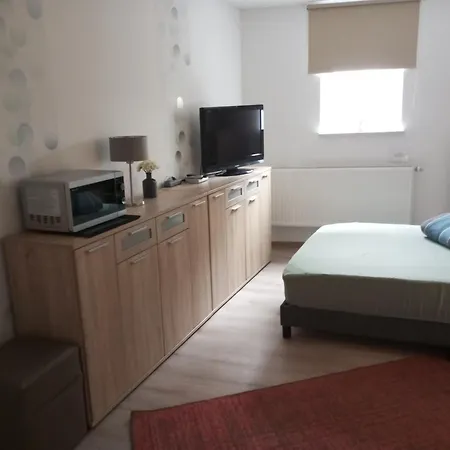 Monteurs-ferienwohnung ホームステイ Wolfhagen